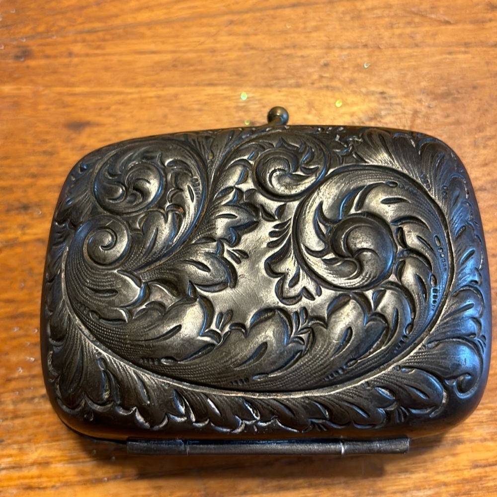 Antique VICTOR Silver Co. Derby, CT USA Art Nouveau Repousse kiss lock soap box